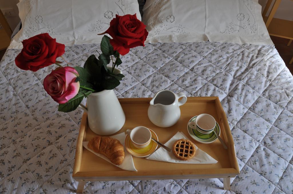 Roseus La Casa Vacanze Nei Sassi มาเตรา ภายนอก รูปภาพ