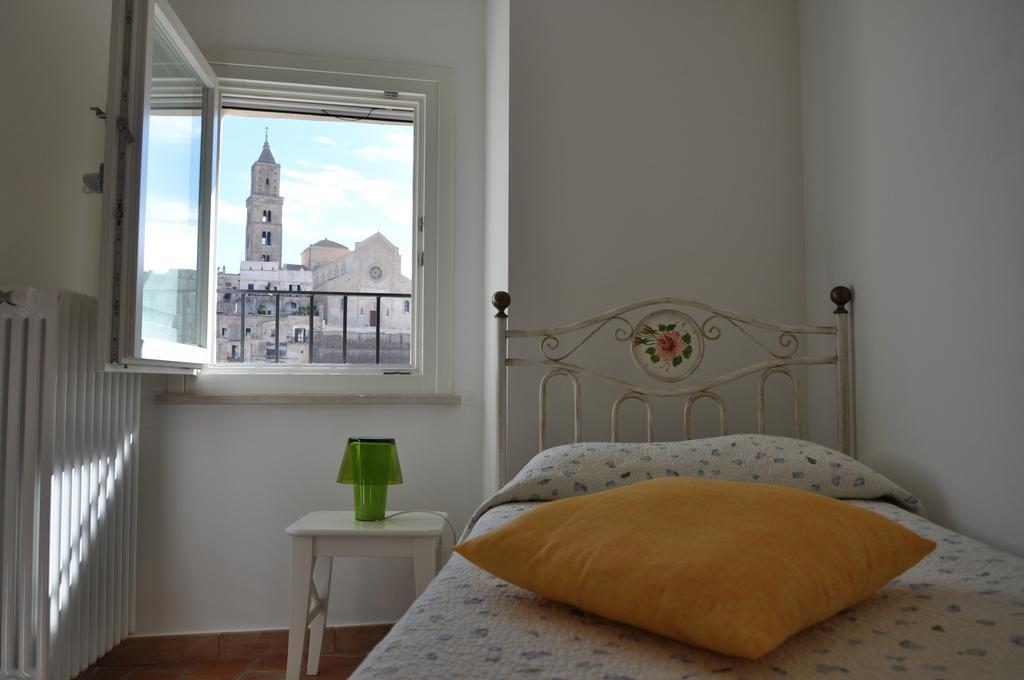 Roseus La Casa Vacanze Nei Sassi มาเตรา ภายนอก รูปภาพ