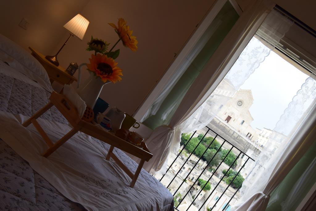 Roseus La Casa Vacanze Nei Sassi มาเตรา ภายนอก รูปภาพ